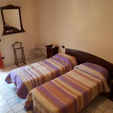 Lo Scoiattolo Hotell