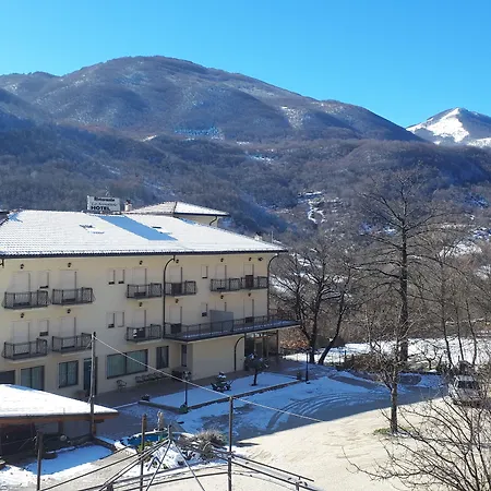 Lo Scoiattolo Hotell Castellafiume