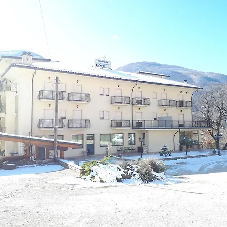 Hotell Lo Scoiattolo *