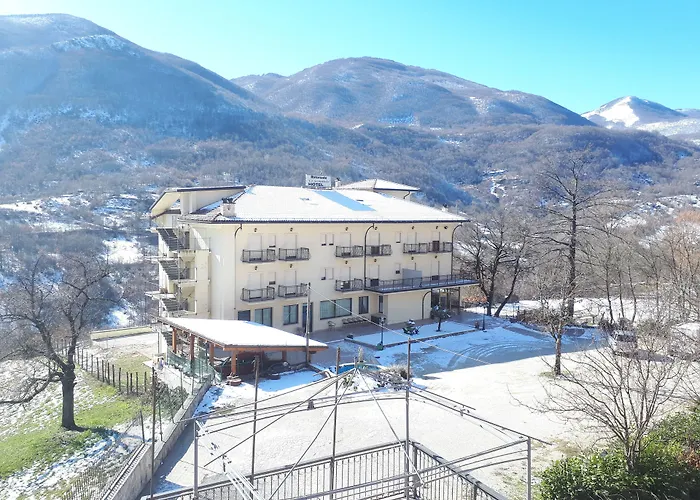 Hotel Lo Scoiattolo Castellafiume