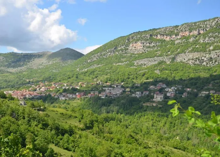 Lo Scoiattolo Hotel Castellafiume